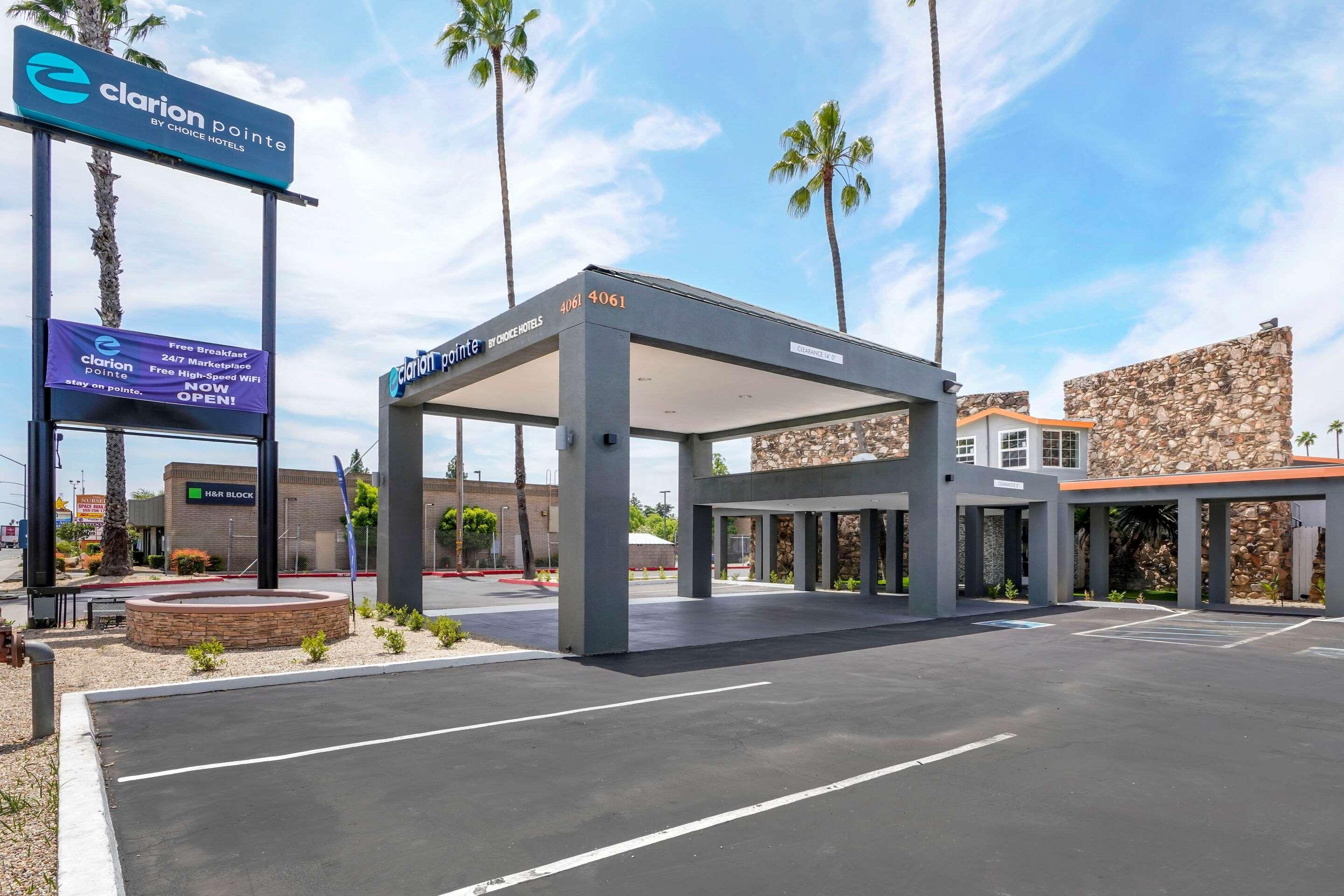 Отель Clarion Pointe Fresno Near Yosemite Экстерьер фото