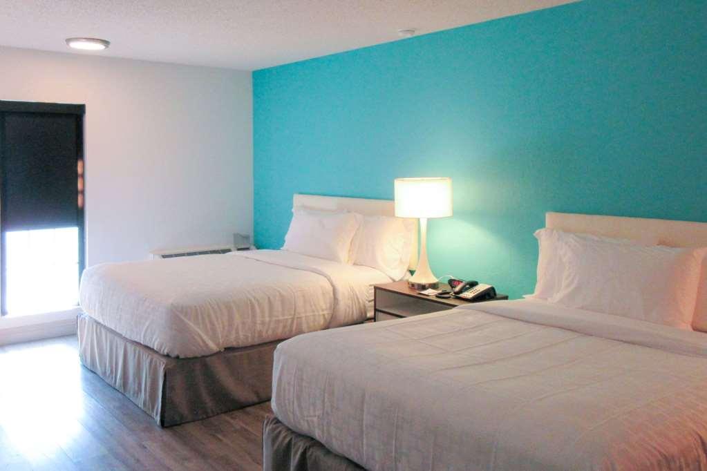 Отель Clarion Pointe Fresno Near Yosemite Номер фото